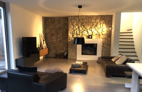 Berg Villa | Architekten Villa 204qm, Whirlpool, Sauna, am Schloßpark Extrem Ruhig