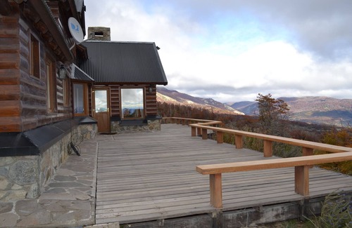 Lanin National Park House | Argentinian Patagonia Andes ski, lake and mountainview