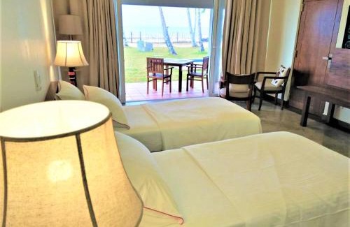 Kahandamodara House | Arhimser Villa-superb 4 bedroom beachfront for 8 in Ranna, Tangalle, BB, pool, free pick up or drop off for 7 night stays arriving together, serviced, taxes included