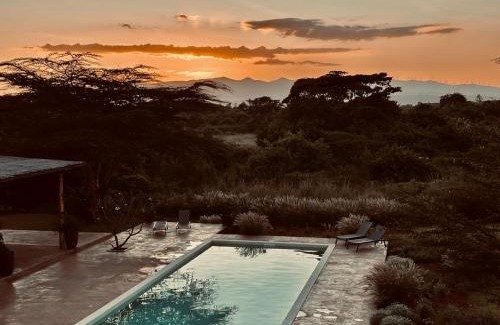 Langata House | Arimuni Poolhouse -Breathtaking views, surrounded by nature and a private pool