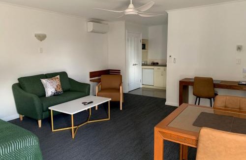 Armidale City Centre Hotel | Armidale Pines Motel