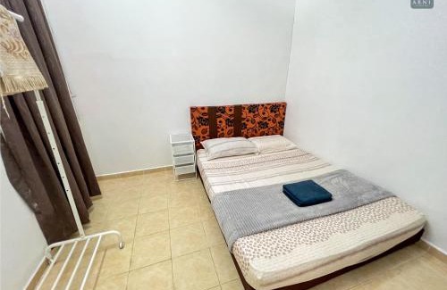 Kampung Jaya House | Arni Homestay - Mak Chili