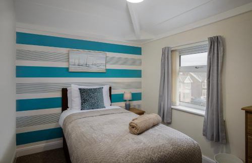 South Shore House | Arnside - Spacious 10-Bedroom Seaside Cottage