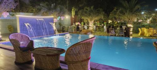 Bhiwadi Hotel | Aroma Green Farm Manesar with Pool