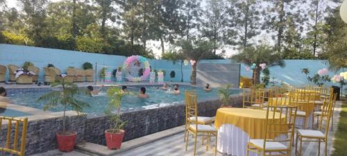 Bhiwadi Hotel | Aroma Green Farm Manesar with Pool