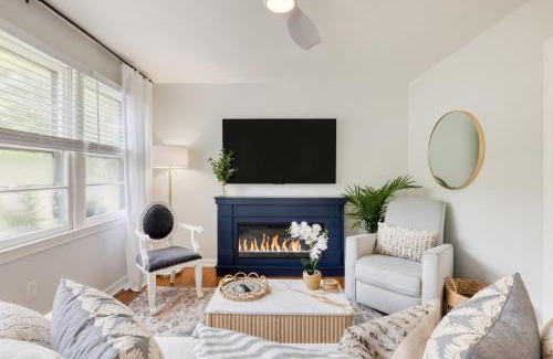 Old Village House | Arsenal Buyout by AvantStay 2 Homes Near Sullivan’s Island w Outdoor Dining