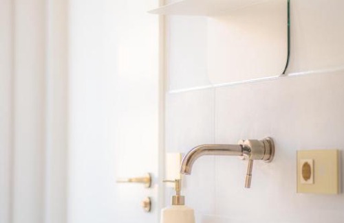 Schiedam Bed & Breakfast | Art Apartment newly build 7min from Rotterdam CS app1