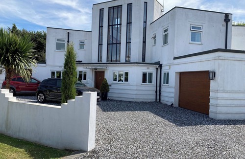 Middleton-on-Sea Apartment | Art Deco 1 Bedroom Annex Apartment, 5 minutes walk to beach!