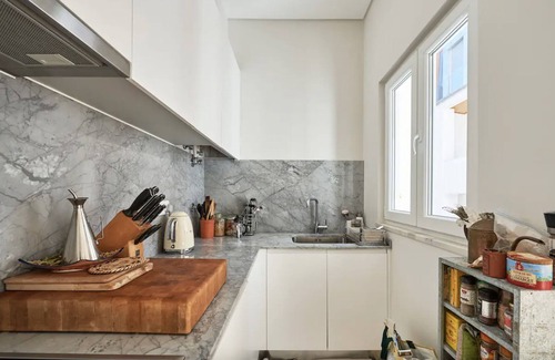 Santo Condestavel Apartment | Art Deco 2 Bed, 2 Bath Apt in Campo Ourique