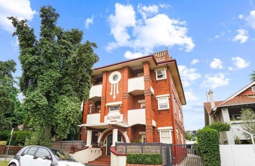 St Kilda Apartment | Art Deco Hideaway - St Kilda