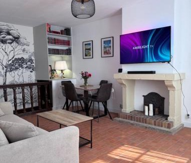 Blois Apartment | Art district Triplex next to Royal Castle