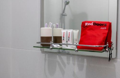 Java House | Artayya Puri Homestay near Terminal Purabaya Madiun Mitra RedDoorz