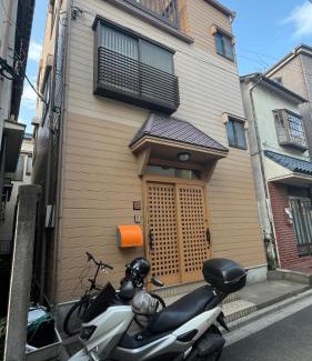 Nishiogu House | Artful Cats house