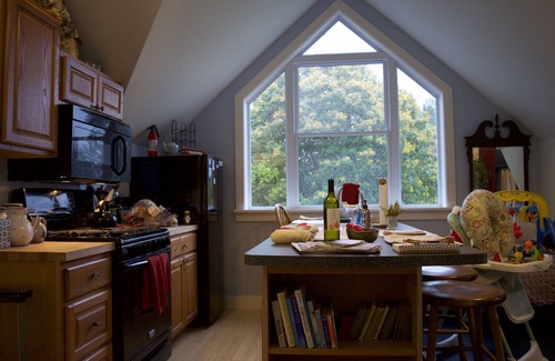 Montpelier Apartment | Artful Lodging Mountain-view Studio+1 Bedrm Apt in Historic Home, Montpelier VT