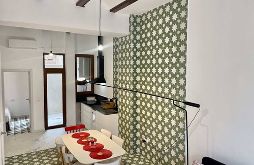 Pedralba Apartment | ARTISAN HAVEN: CABANYAL OASIS