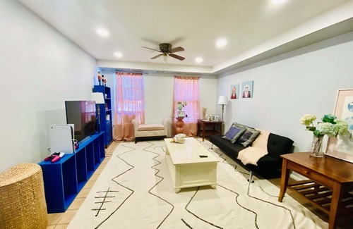 Eastwick Apartment | Artist in the Barn - Artsy 2BR Apartment w Parking near Airport