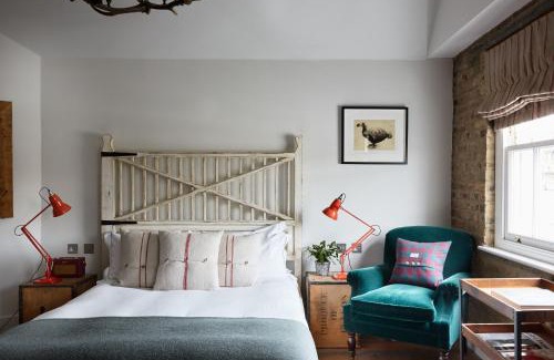 Warwick Hotel | Artist Residence London