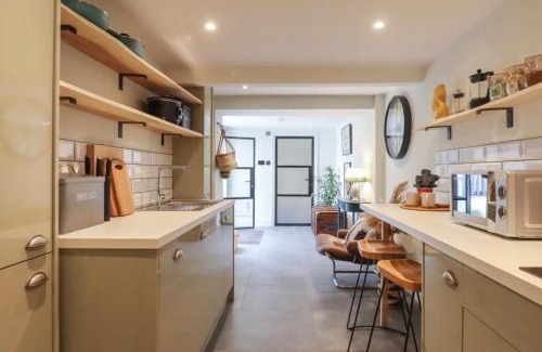 Battle Apartment | Artists Hideaway
