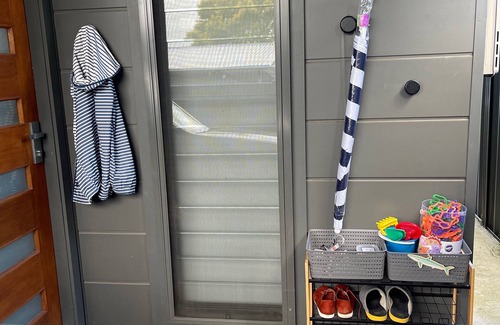 Ettalong Beach House | ARTNEST GETAWAY Walk to the beach - dog friendly