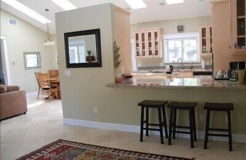 Ramona House | Artsy Custom Home. Central to San Diego Beaches; Mts; Desert