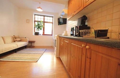 Weavers Apartment | Artsy Shoreditch Flat by Brick Lane and the City Zone 1 Family Friendly