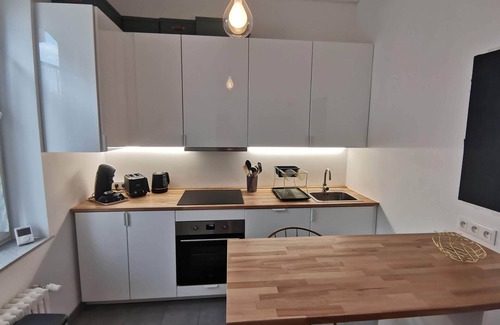 Thionville Apartment | Arty apartment Thionville. Two comfortable, quiet rooms