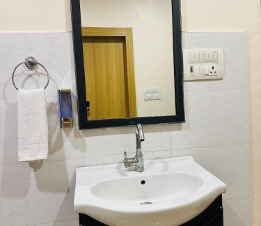 Kakarmatha Bed & Breakfast | Aruna Home Stay
