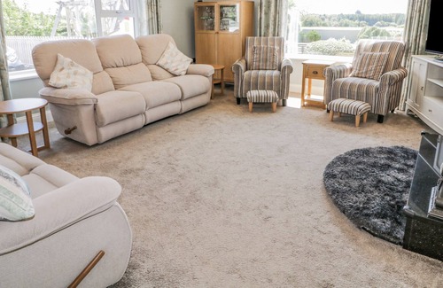 Omagh Cabin | ARVALEE RETREAT, pet friendly, character holiday cottage in Omagh