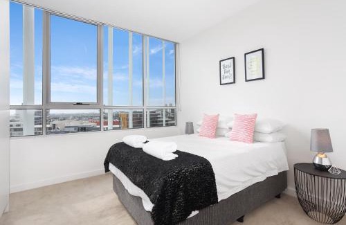 Zetland Apartment | As the Sun Sets - Modern and Spacious 2BR Zetland Apartment Facing the Setting Sun