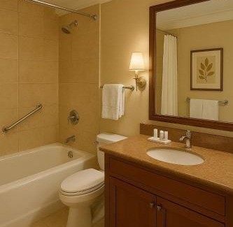 Hazratganj Hotel | ASAR CAPOOR Hotel