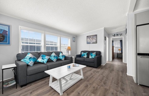 Assateague Pointe House | Assateague Pointe 2 br/1 ba 2 outdoor pools -in WOC.