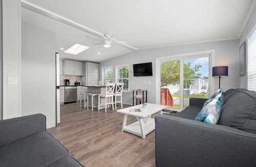 Assateague Pointe House | Assateague Pointe 2 br/1 ba 2 outdoor pools -in WOC.