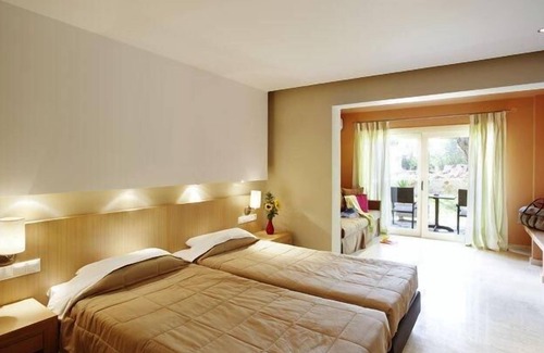 Troulos Hotel | Astoria Hotel