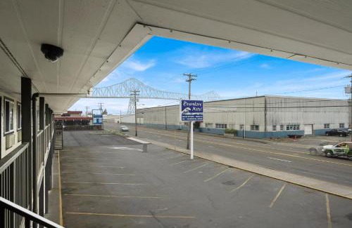 Astoria Hotel | Astoria Rivershore Motel