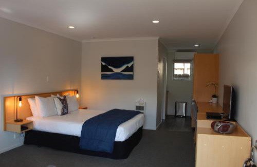 Katikati Hotel | ASURE Kaimai View Motel