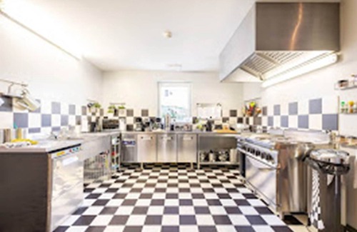 Xhignesse Apartment | At Hameau de Xhignesse, luxurious 5-bedroom/5-bathroom gîte: Best price guaranteed