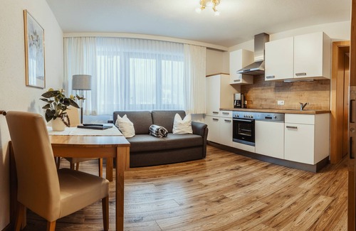 Sankt Martin am Tennengebirge Apartment | Komfortable Ferienwohnung Inmitten der Bergwelt