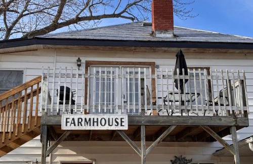 North Algona Wilberforce House | At the Farmhouse - New Frontiers Retreat