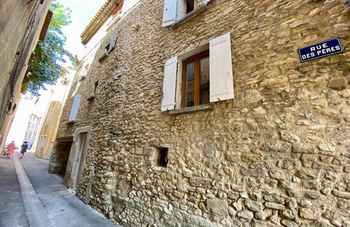 Malaucene Apartment | At the foot of Mont Ventoux Village center Fully renovated apartment