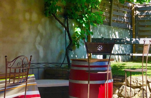 Courtauly House | At the foot of the Cathar castles: 17th-century village grocery store