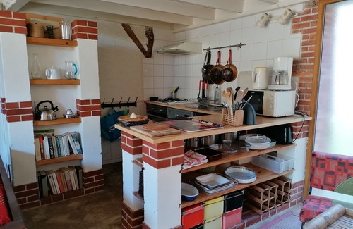 Faveraye-Machelles Cottage | At the heart of a vineyard of Layon, gite awarded 3 epis, with a pool