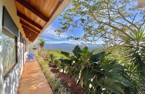 Garabito Cottage | Atenas Magic Mountain - Breathtaking Views Lote 51 very quite and private
