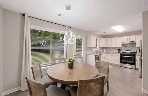 Church Street House | ATH - 4BR - Riverdale - Newly Decorated (sandy)