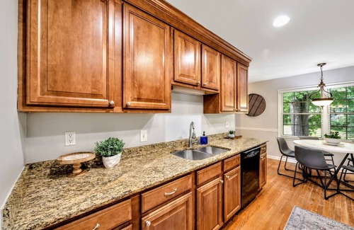 East Cobb House | ATH - Walton HS - Ranch - Fenced (Mockingbird)