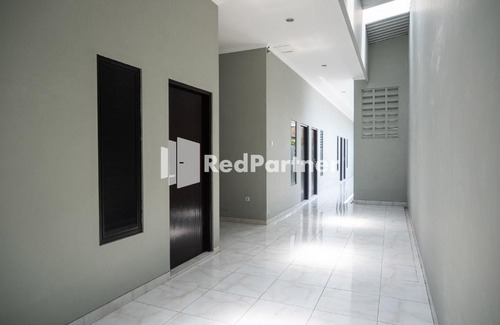Grogol Hotel | Athena House Syariah Near The Park Mall Solo Baru Mitra RedDoorz