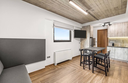 Gazi Apartment | Athenian View Loft