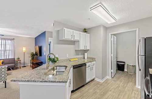 Athens Apartment | Athens Stay near UGA, Pool + Gym & Bear Hollow Zoo, Sleeps 8.