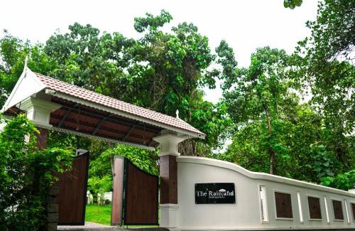 Athirapally Hotel | Athirappilly Rainland Resort