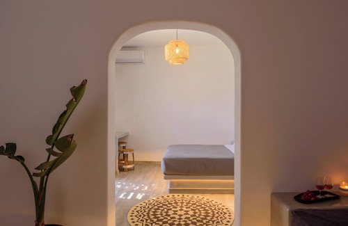 Agios Georgios House | Athiri Luxury Suites Perivolos