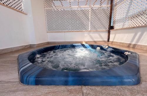 Puerto Rey Apartment | Atico Helena con solarium y jacuzzi privado en Laguna Beach
